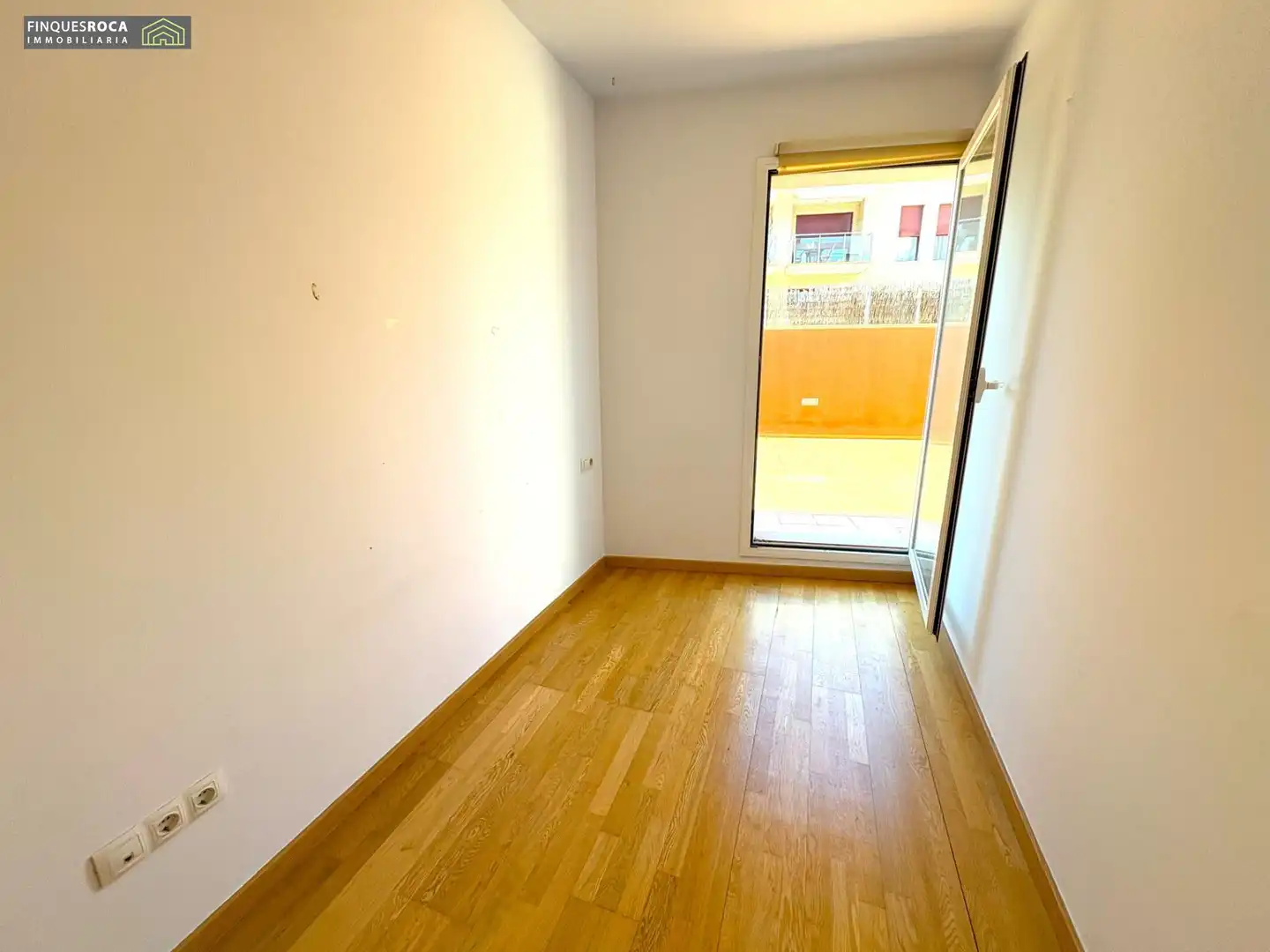 Bedroom of Flat for sale in La Ràpita  with Air Conditioner, Parquet flooring and Terrace