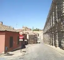 Individual de lloguer a Calle TEODOSIO EL GRANDE 6, imagen 9