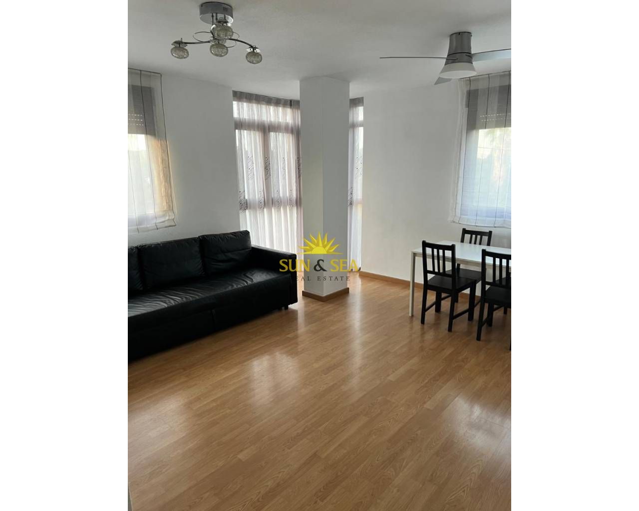 Living room of Flat to rent in  Murcia Capital  with Air Conditioner, Heating and Parquet flooring