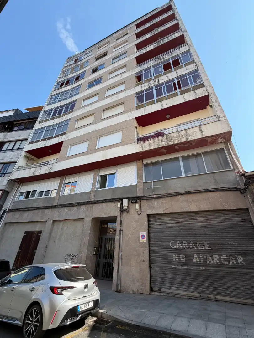 Vista exterior de Pis en venda en O Carballiño   amb Calefacció, Moblat i Balcó