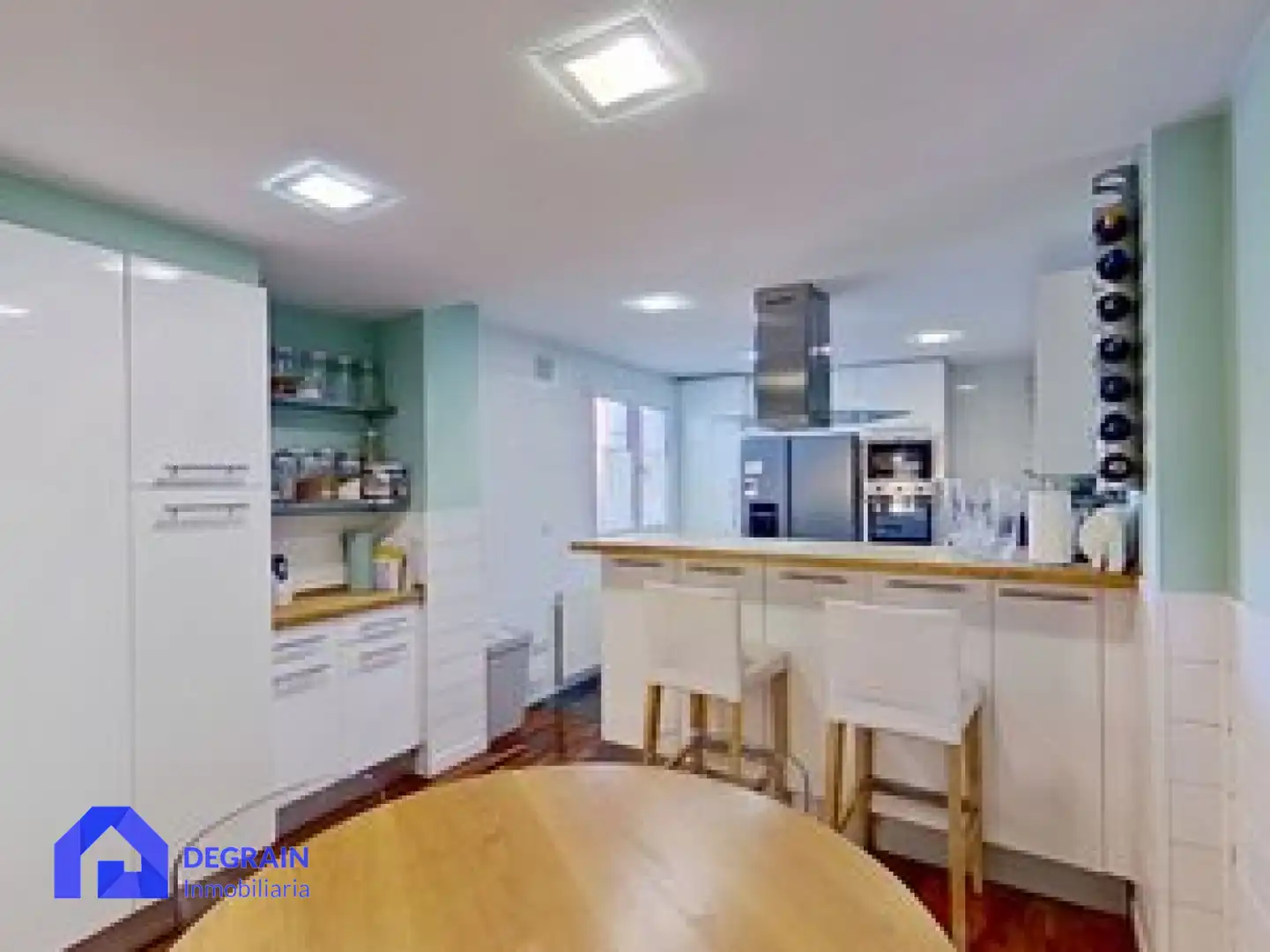 Kitchen of Flat for sale in Oviedo   with Heating and Storage room