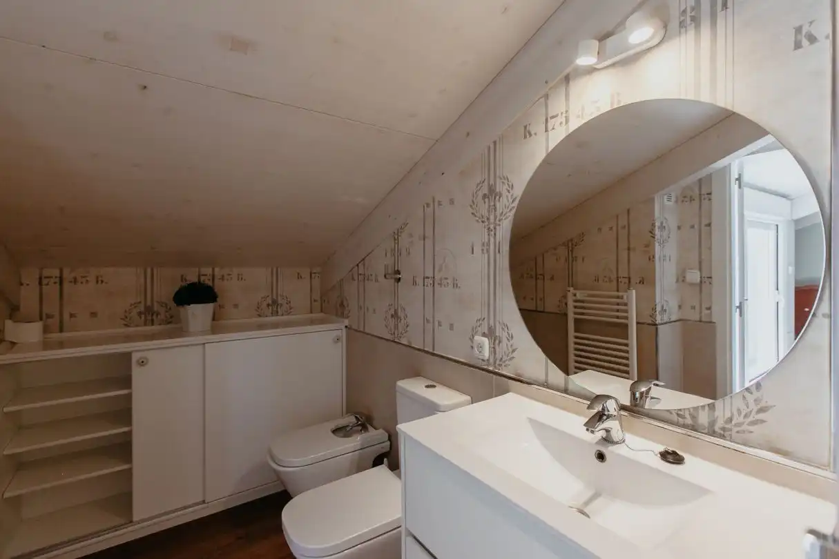 Badezimmer von Dachboden zur Miete in Huesca mit Klimaanlage, Heizung und Terrasse