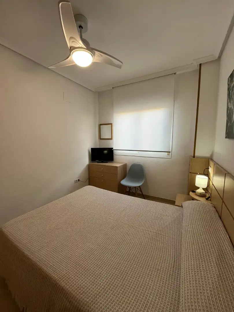 Habitación de Apartamento de alquiler en Oropesa del Mar / Orpesa con Aire acondicionado, Terraza y Amueblado