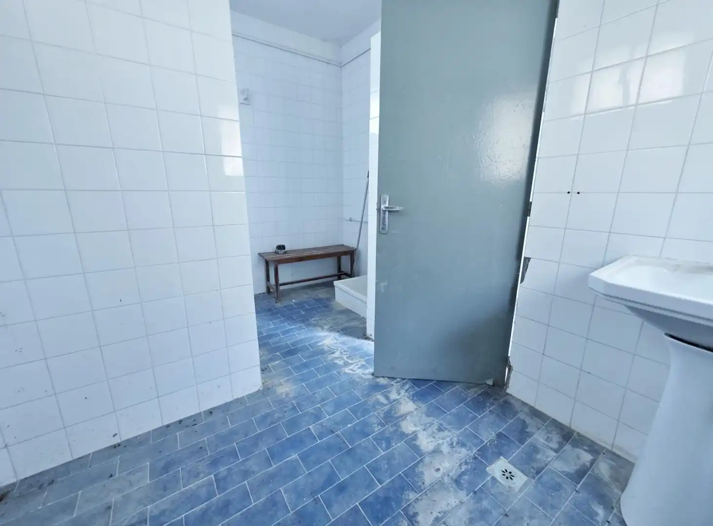 Bathroom of Industrial buildings for sale in Cantiveros