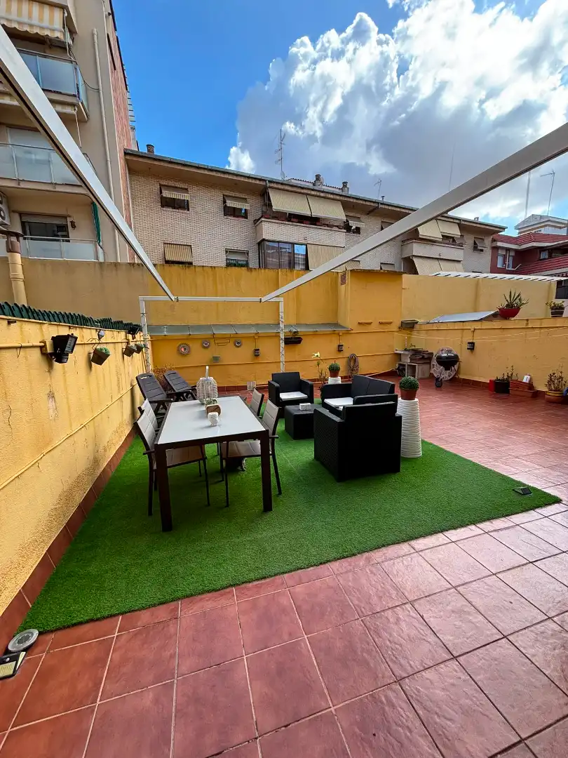 Flat with lift for sale in Carrer d'Eduard Toldrà, imagen 2