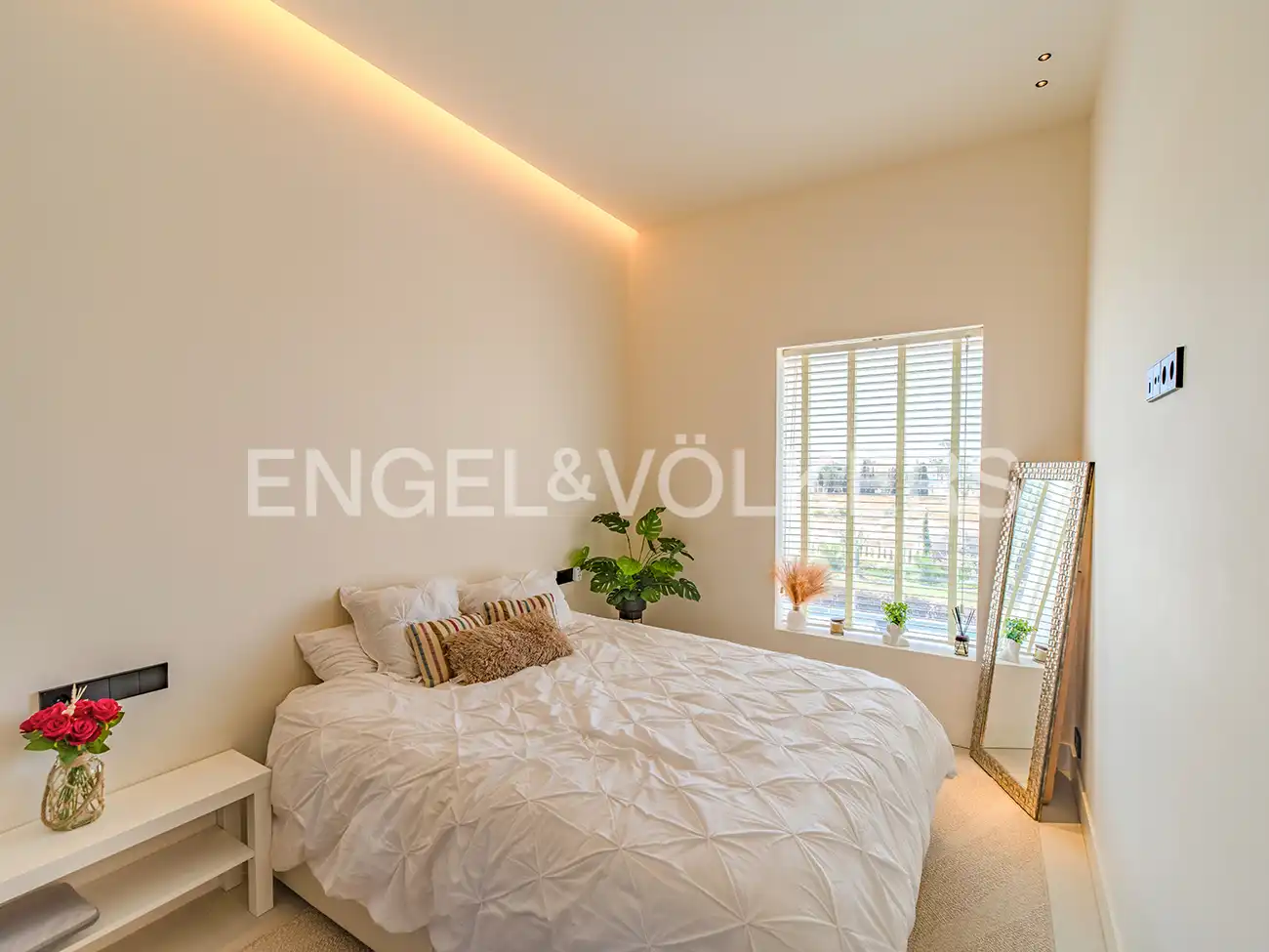 Dormitori de Casa o xalet en venda en Elche / Elx amb Aire condicionat, Calefacció i Jardí privat