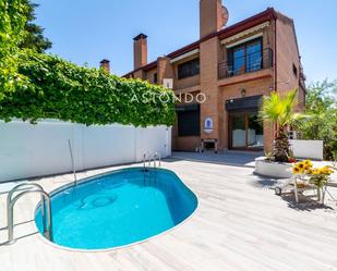 Piscina de Casa adosada de lloguer en  Madrid Capital amb Aire condicionat, Calefacció i Parquet