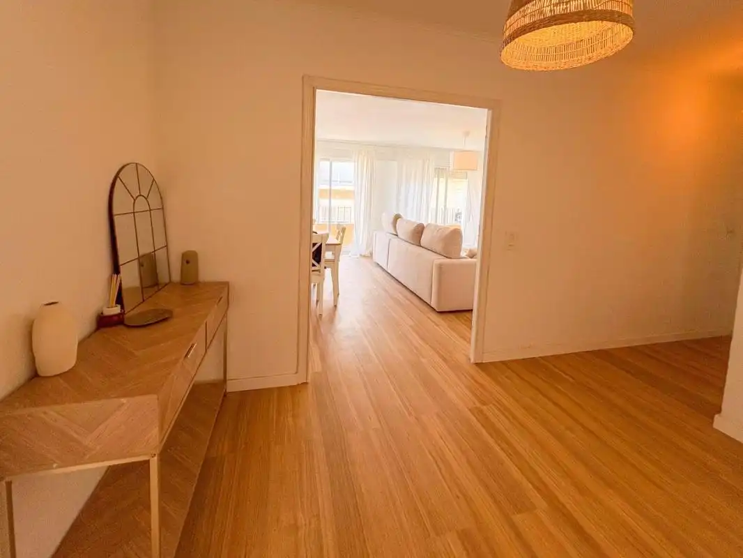 Casa rústica con terraza en venta en Carrer les Amèriques, imagen 5