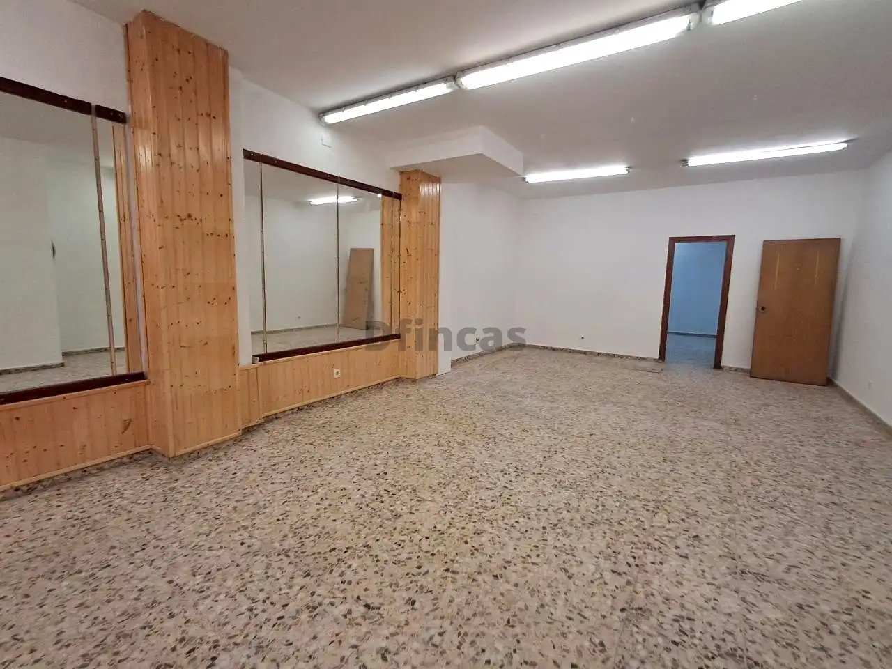 Local comercial de lloguer a Avenida de Sagunto, imagen 10