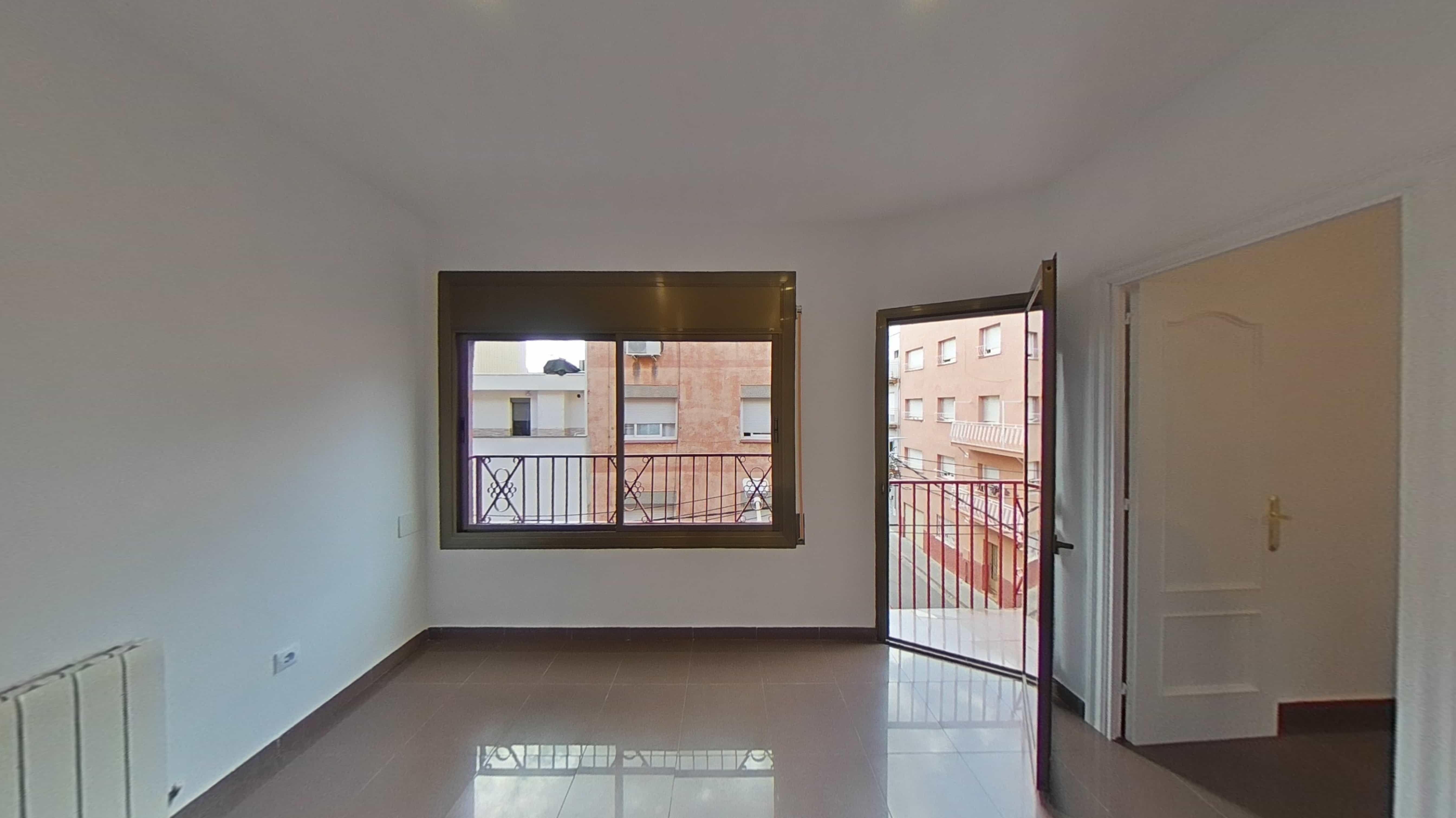 Bedroom of Flat for sale in Rubí