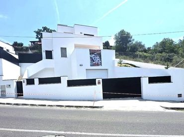 Villa mit Balkon zum Verkauf in Segur de Dalt