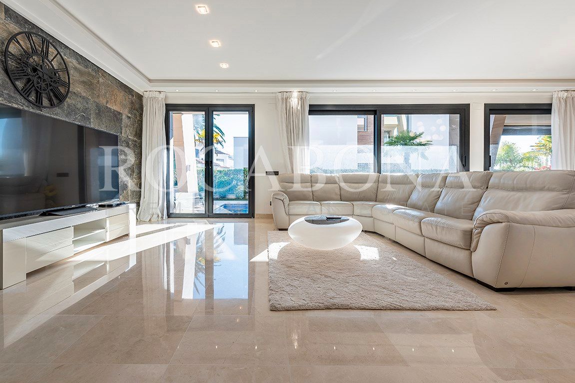 Sala d'estar de Casa o xalet en venda en Cambrils amb Aire condicionat, Calefacció i Jardí privat