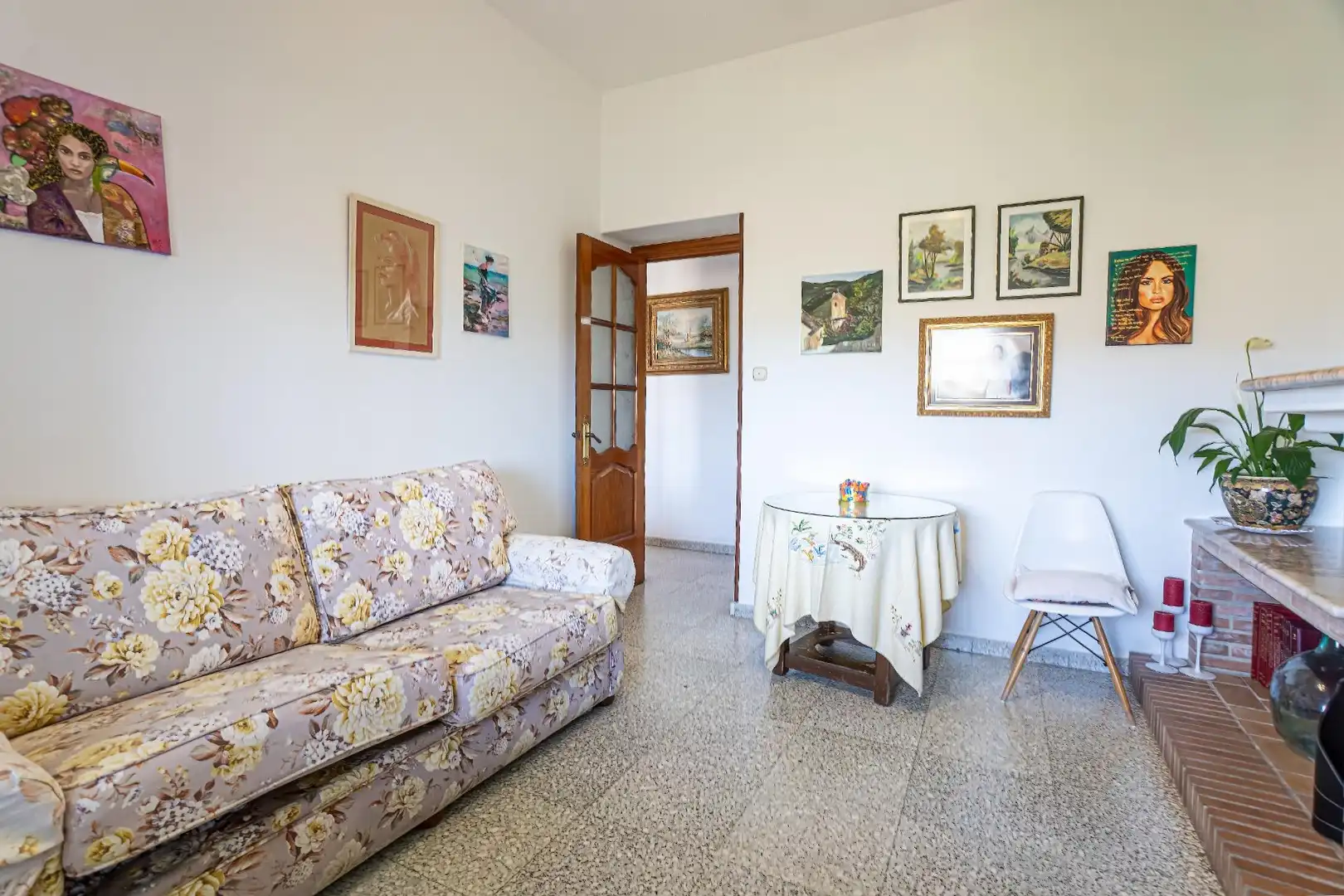 Sala d'estar de Casa o xalet en venda en Frigiliana amb Aire condicionat, Calefacció i Jardí privat