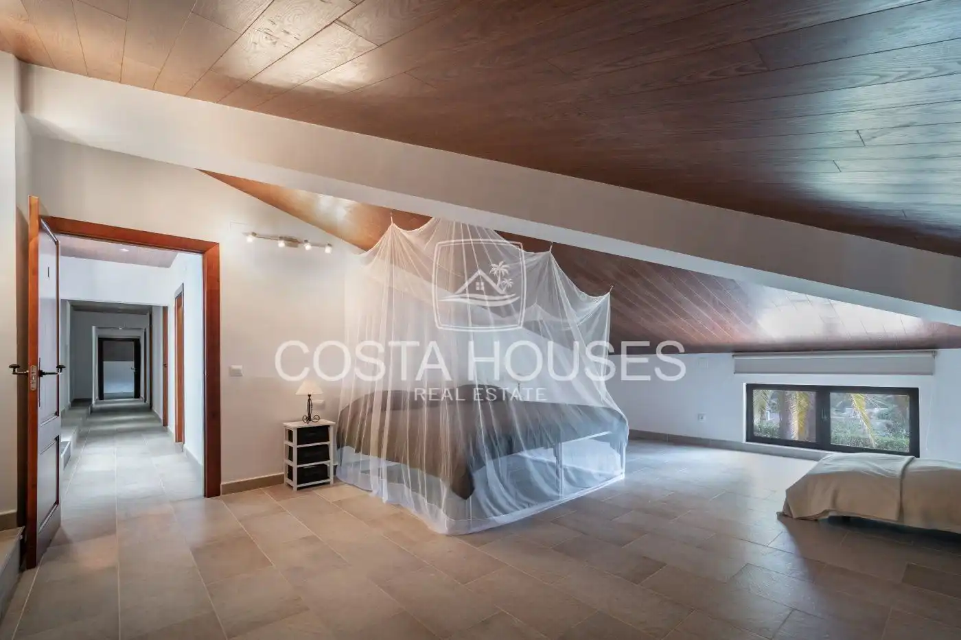 Houses for sale in Jávea / Xàbia  with Air Conditioner, Private garden and Terrace