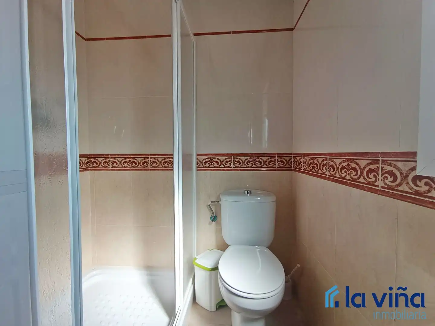 Bany de Casa o xalet en venda en El Burgo amb Traster, Piscina i Moblat