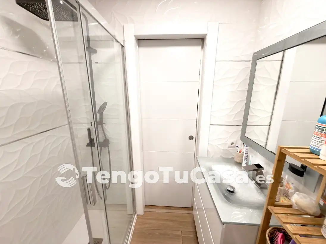 Badezimmer von Wohnung zum Verkauf in Madrid mit Klimaanlage, Heizung und Möbliert