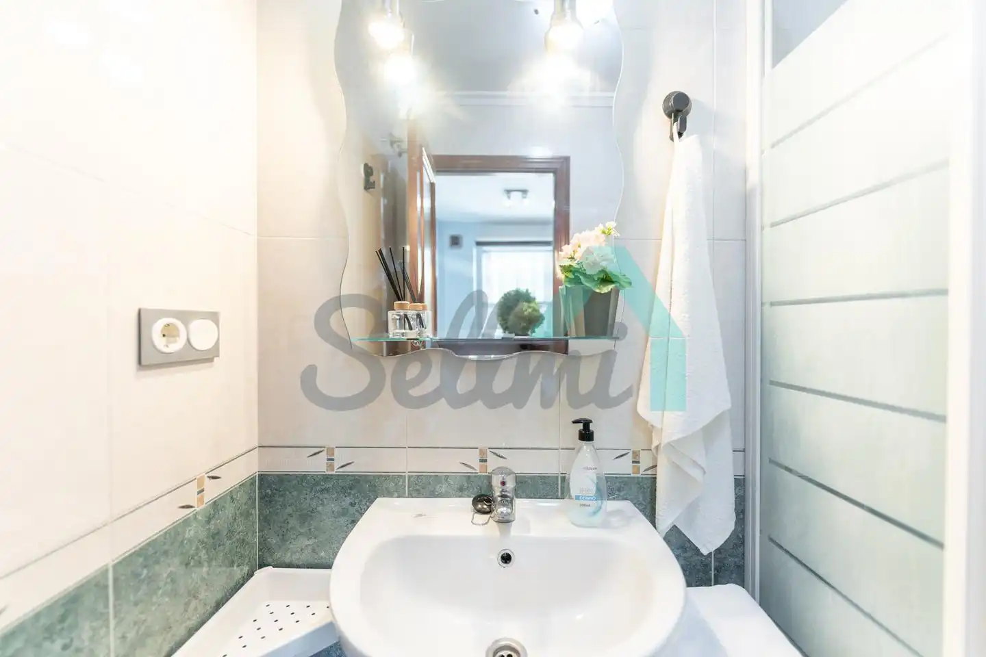 Bathroom of Flat for share in HUCA - La Cadellada