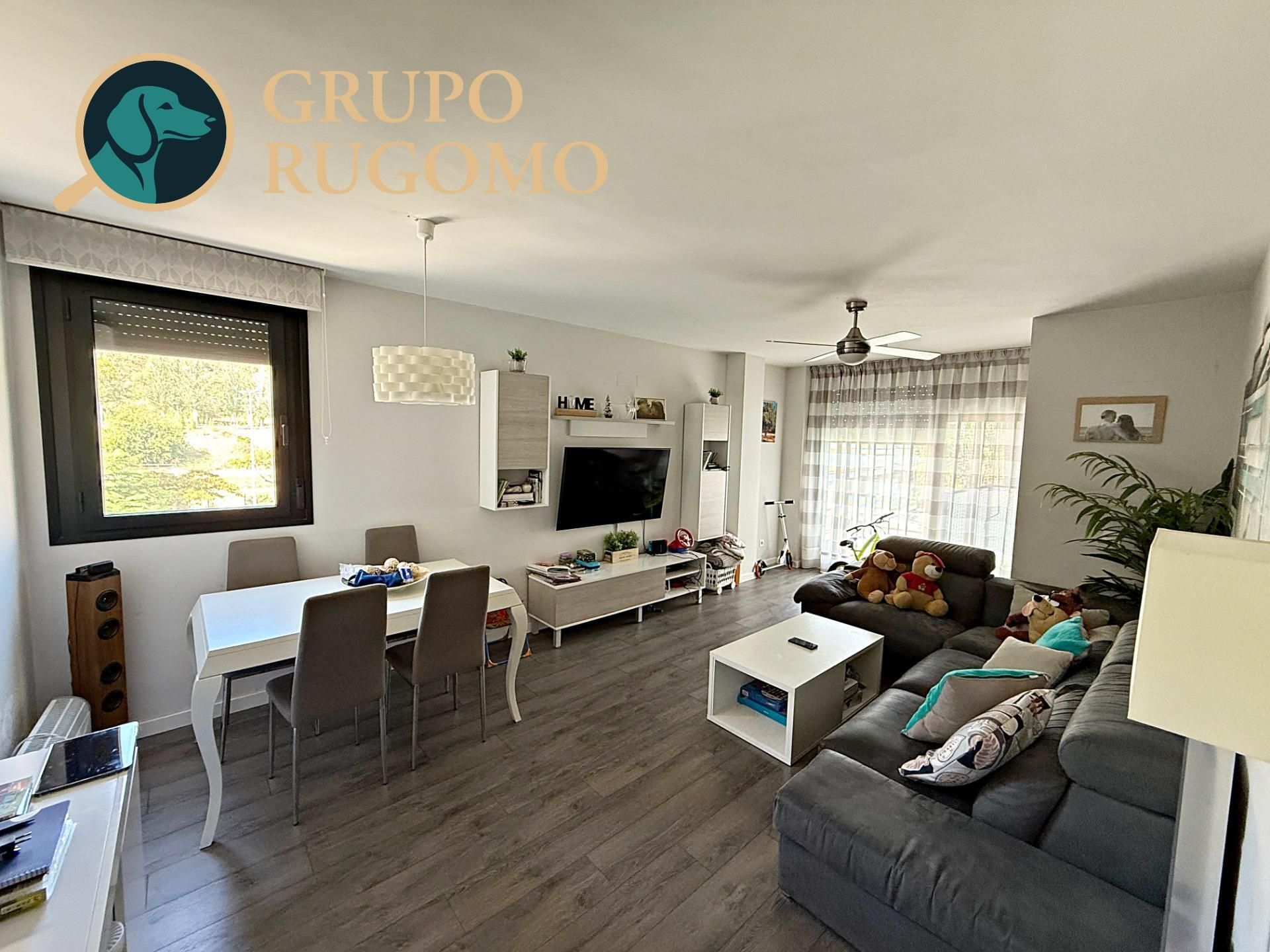 Living room of Flat for sale in San Juan de Aznalfarache  with Air Conditioner, Terrace and Community pool