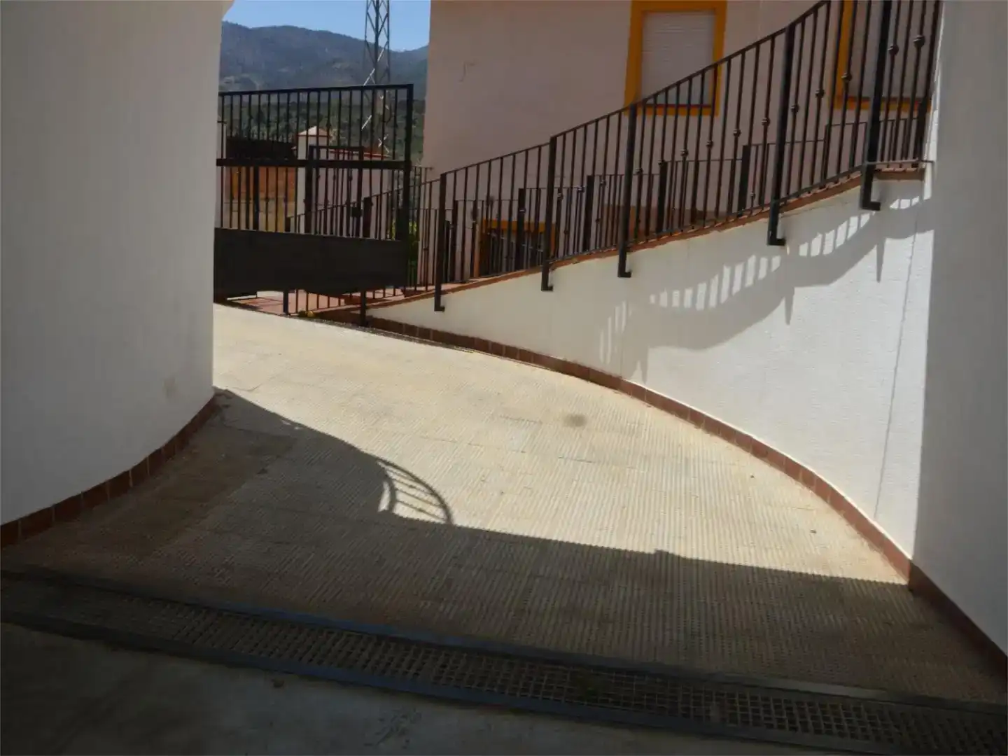 Aparcament de Dúplex en venda en Albuñuelas amb Aire condicionat, Jardí privat i Traster