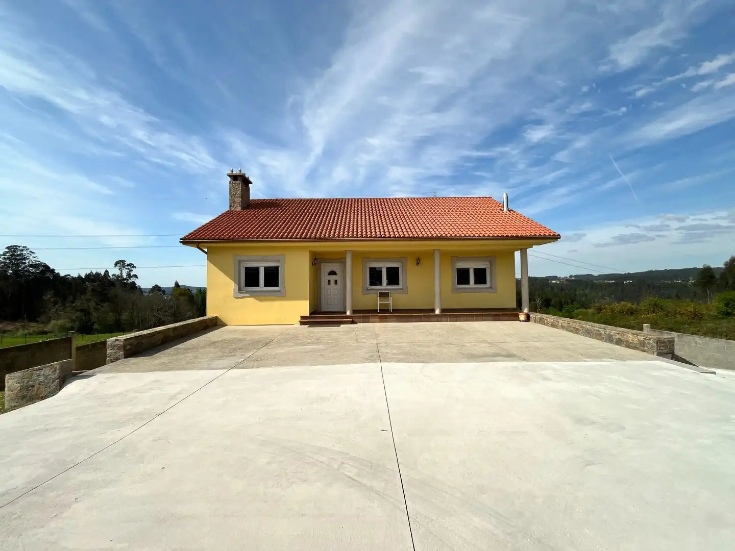 Vista exterior de Casa o chalet en venta en Coirós con Calefacción