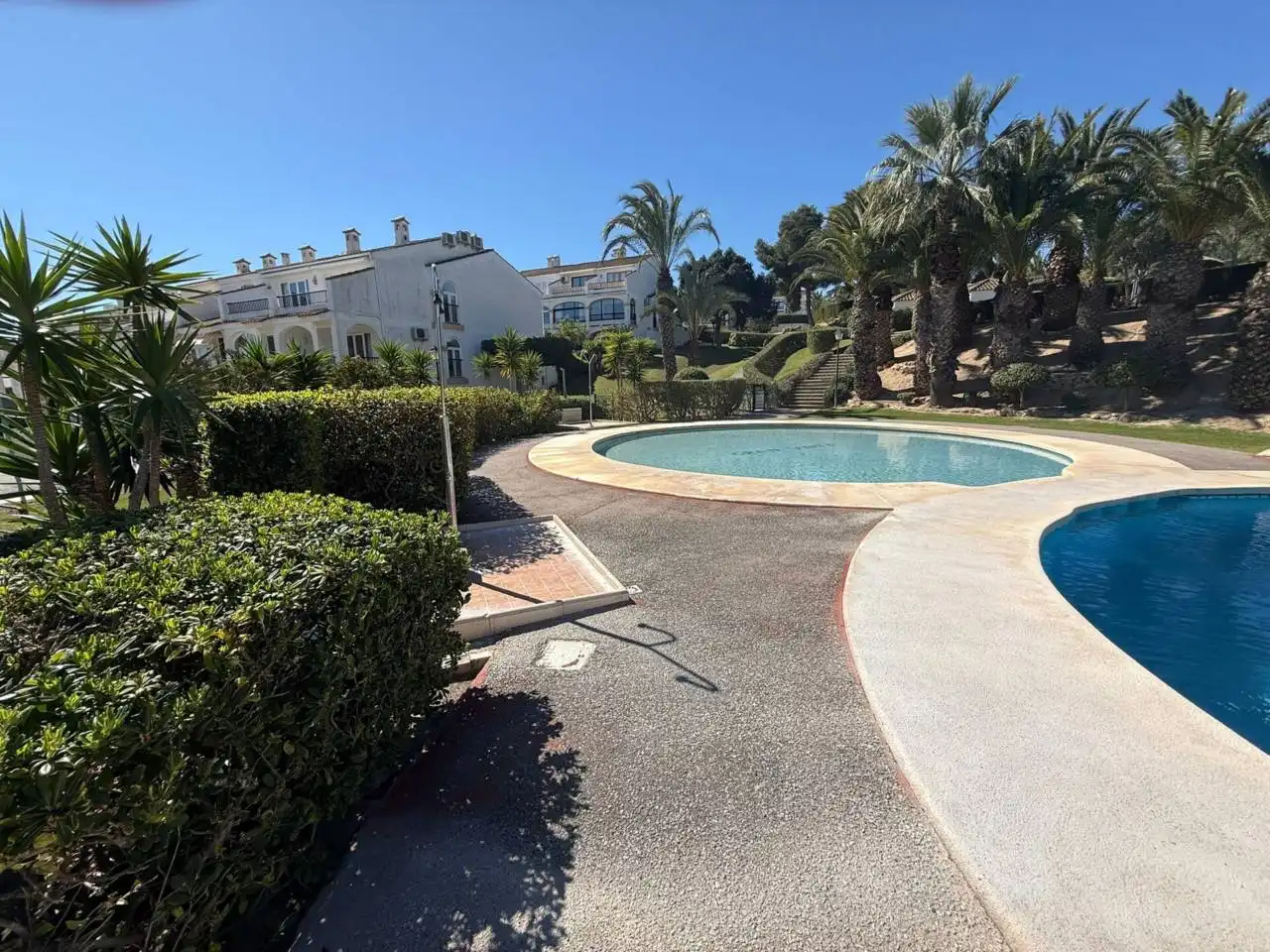 Schwimmbecken von Wohnung zum Verkauf in Santa Pola mit Klimaanlage, Terrasse und Gemeinschaftspool