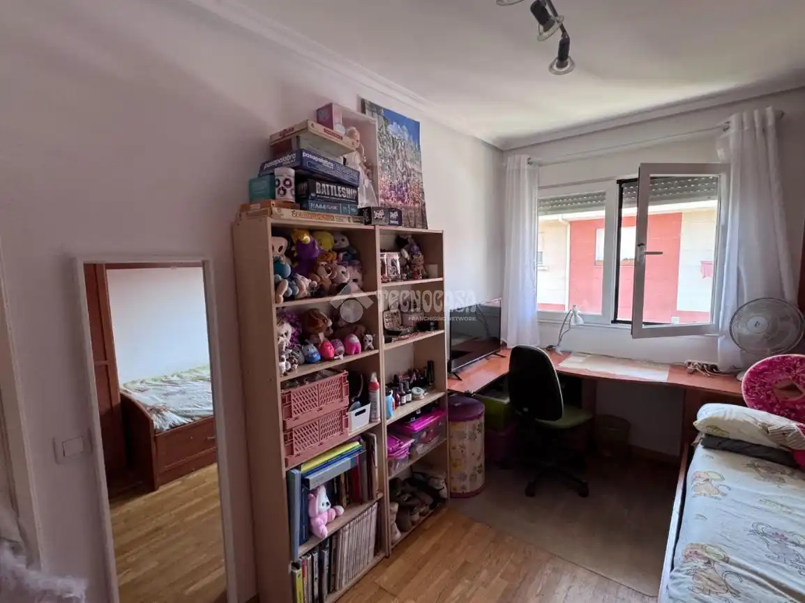 Habitación de Casa adosada en venta en Cuadros con Calefacción y Parquet