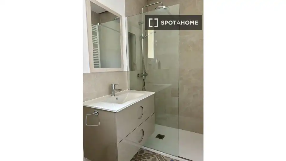 Room in Ríos Rosas - Nuevos Ministerios