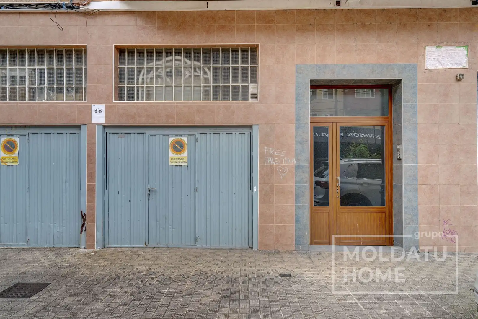 Vista exterior de Pis en venda en Irun  amb Calefacció i Moblat