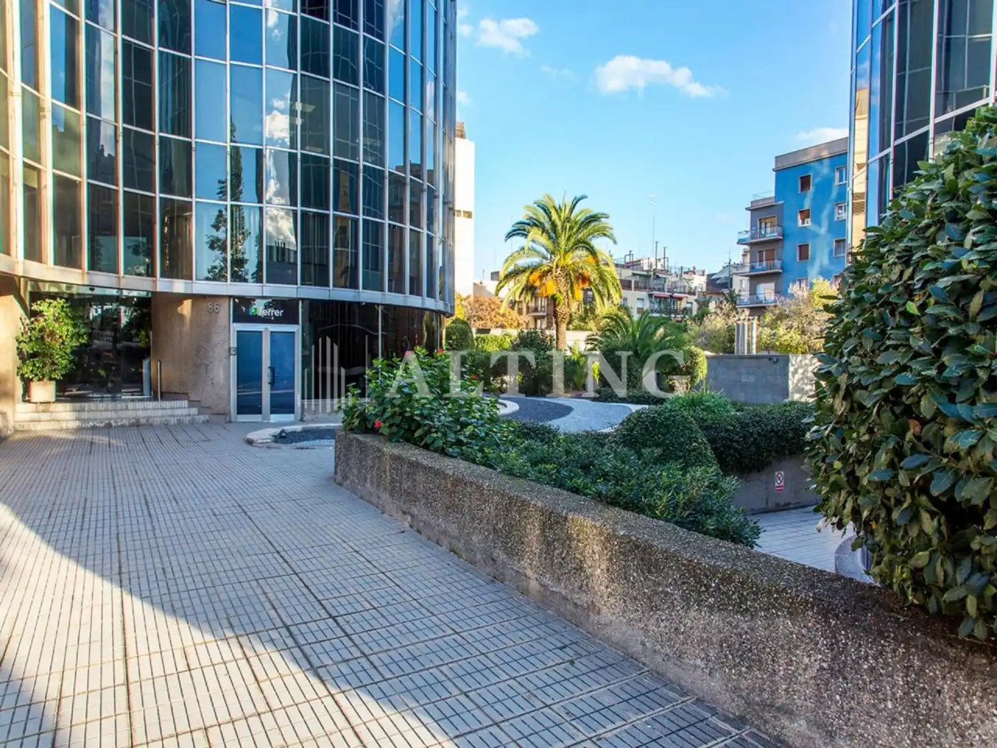 Vista exterior de Garatge en venda en Barcelona