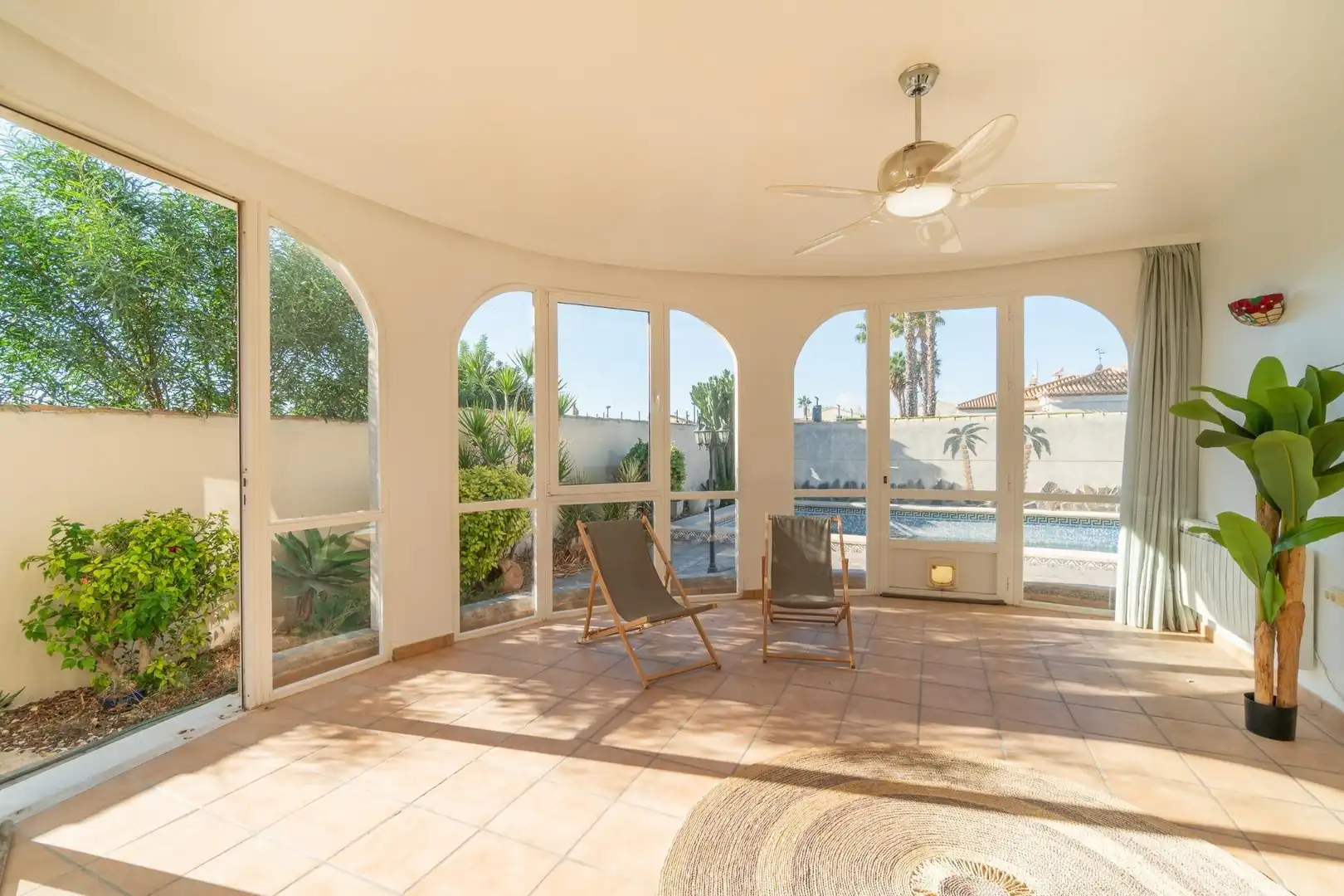 Terrassa de Casa o xalet en venda en Orihuela amb Aire condicionat, Calefacció i Jardí privat