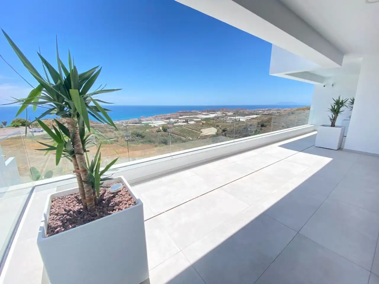 Terrassa de Casa o xalet en venda en Nerja amb Aire condicionat, Calefacció i Jardí privat