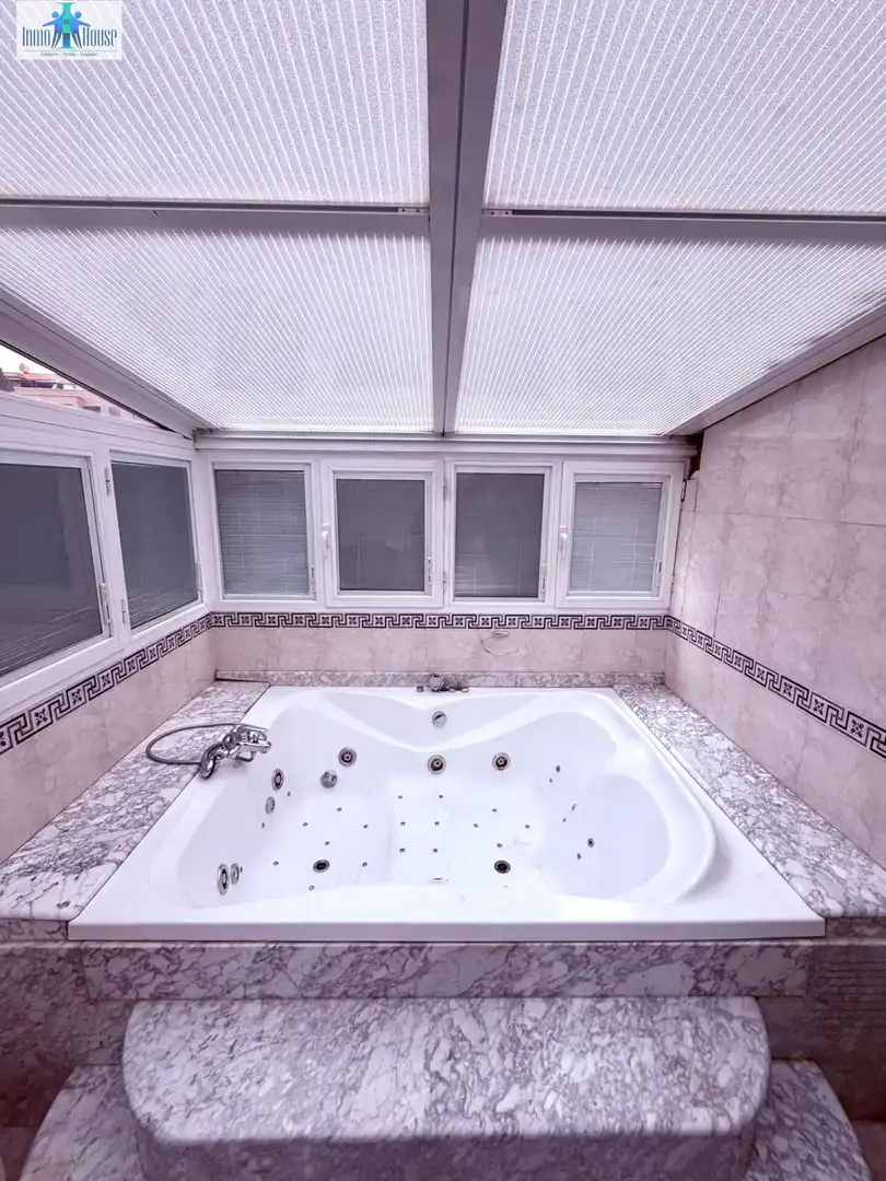 Bathroom of Detached homes for sale in Albacete  with Air Conditioner, Heating and Terrace