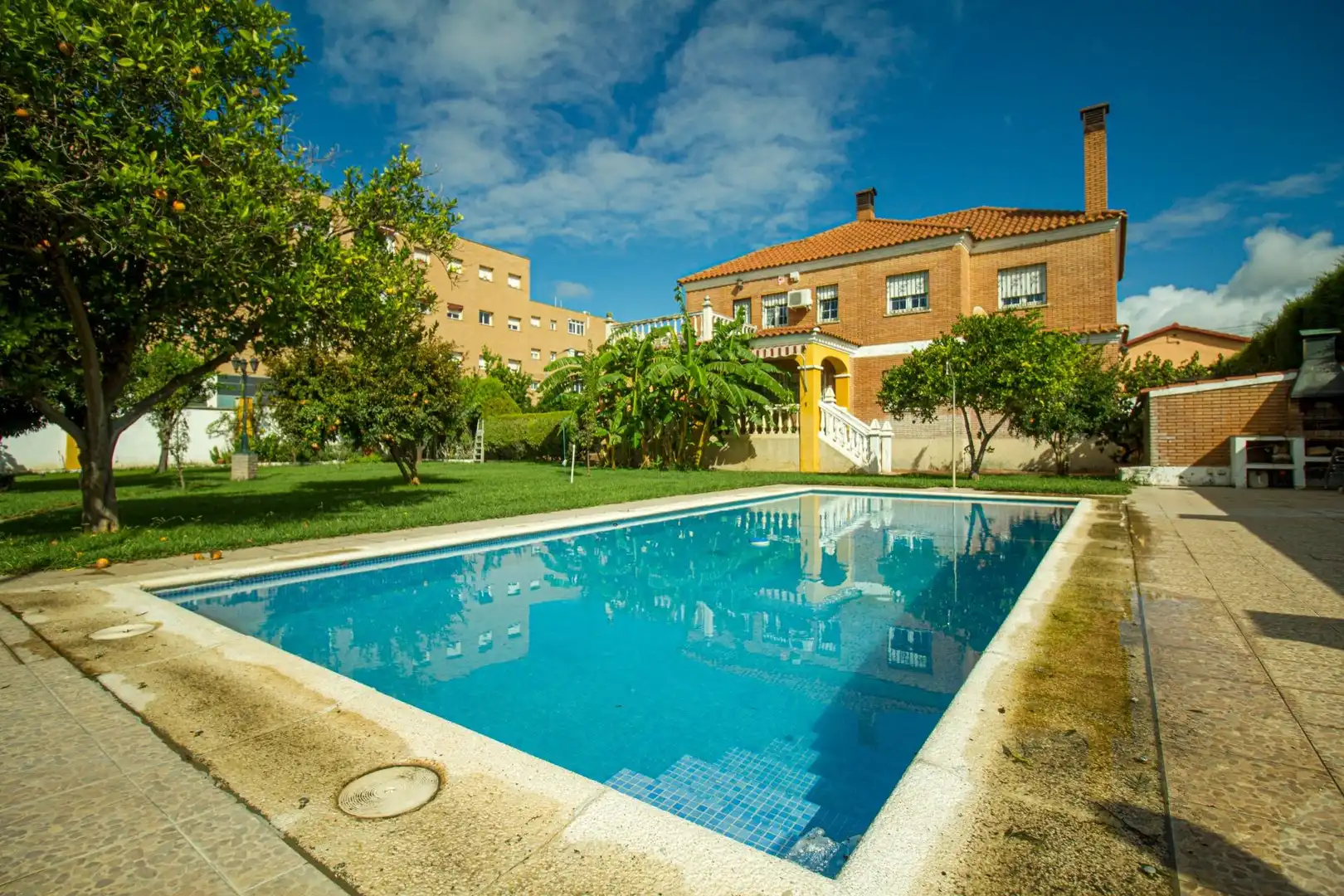 Piscina de Casa o xalet en venda en Badajoz amb Aire condicionat, Jardí privat i Terrassa