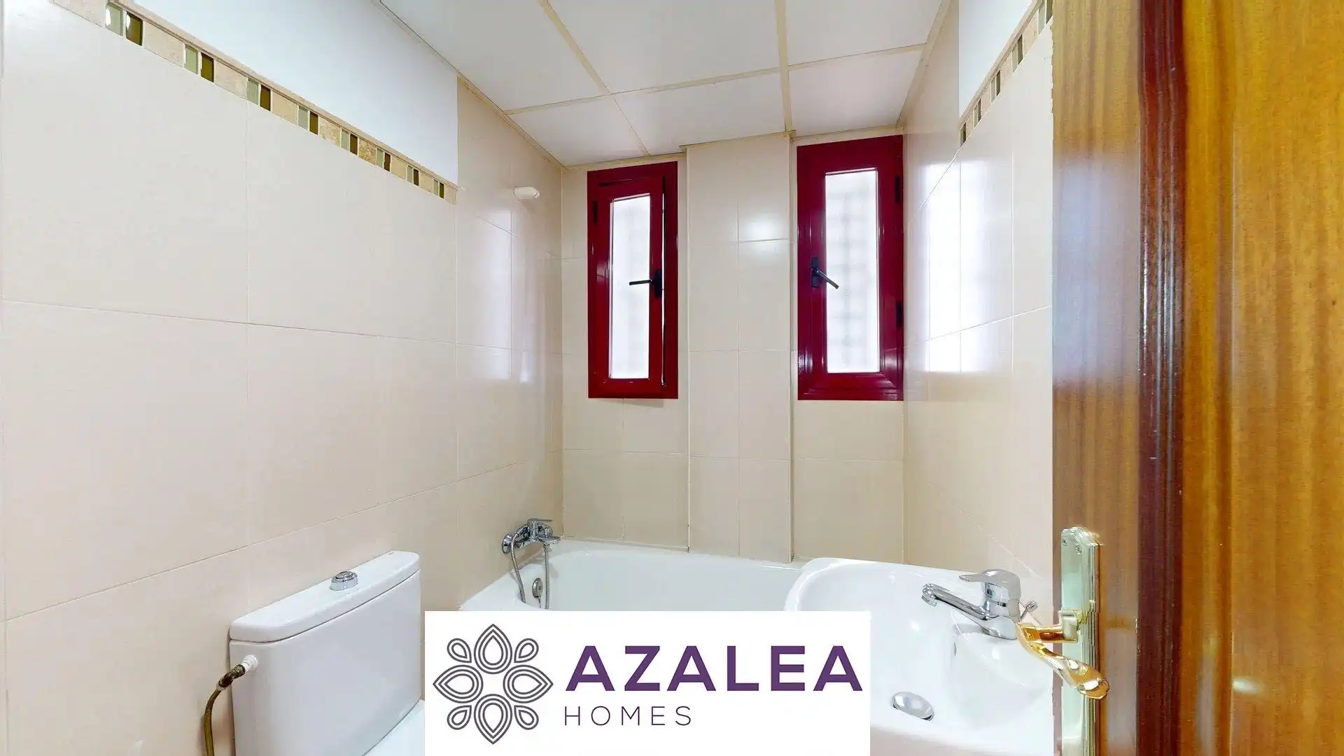 Bathroom of Flat for sale in Córdoba  with Air Conditioner and Heating