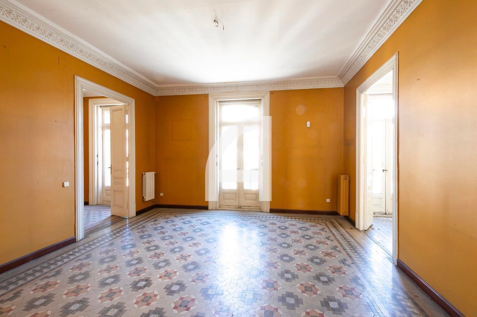 Flat for sale in  Barcelona Capital  with Heating