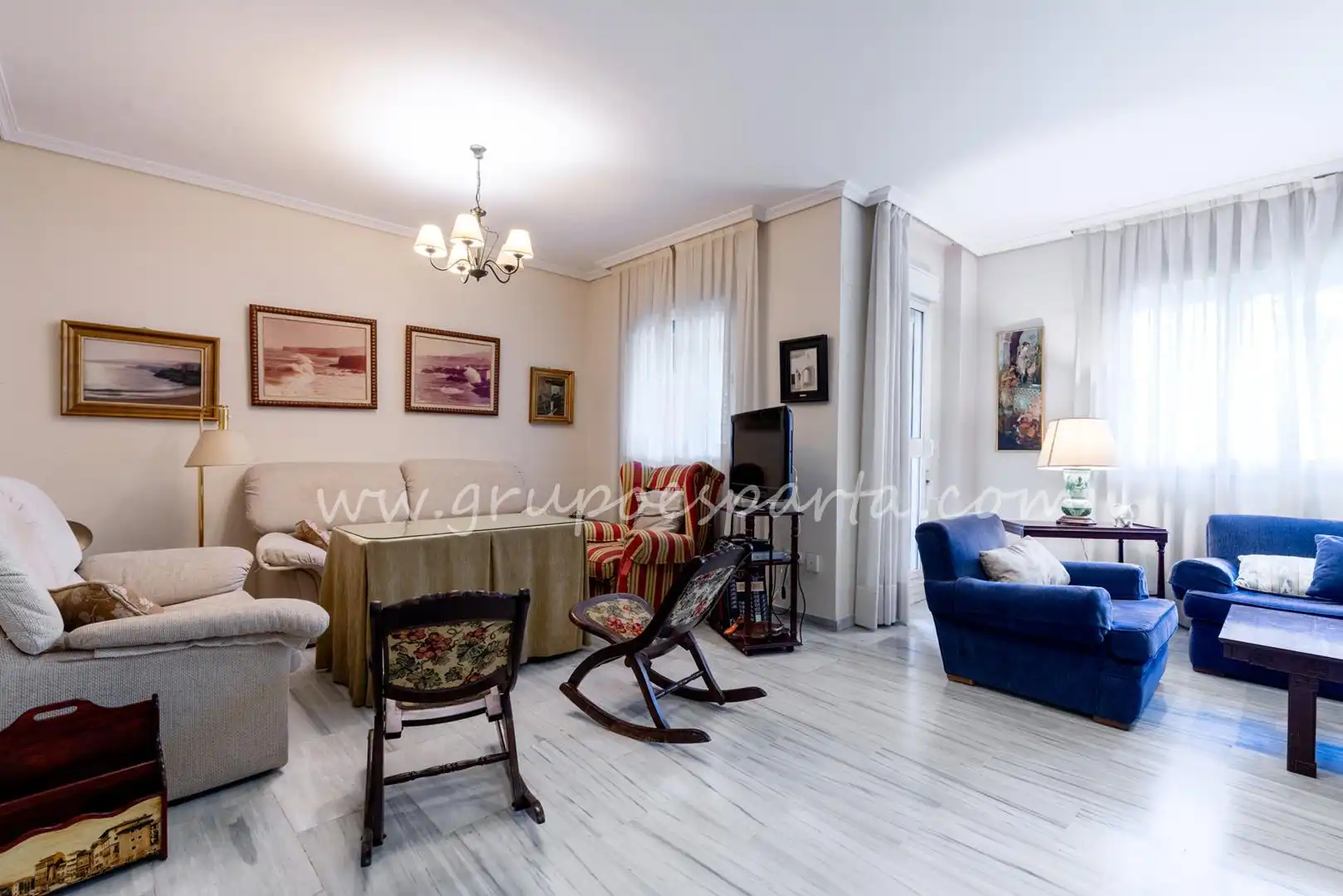 Living room of Flat for sale in Sevilla  with Air Conditioner and Terrace