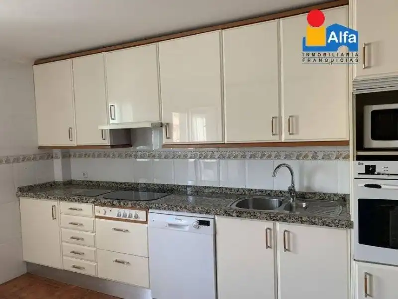 Cocina de Dúplex de alquiler en Cáceres con Aire acondicionado y Calefacción