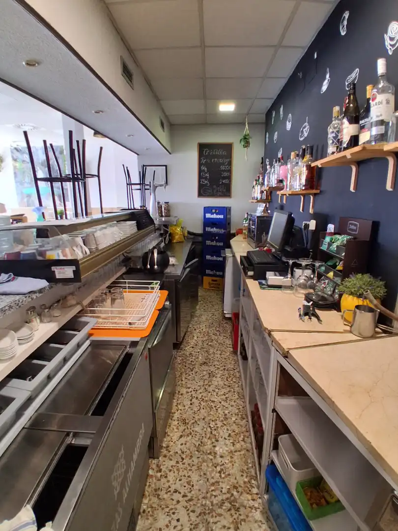 Local comercial en traspàs a Sur - PAU 4, imagen 11