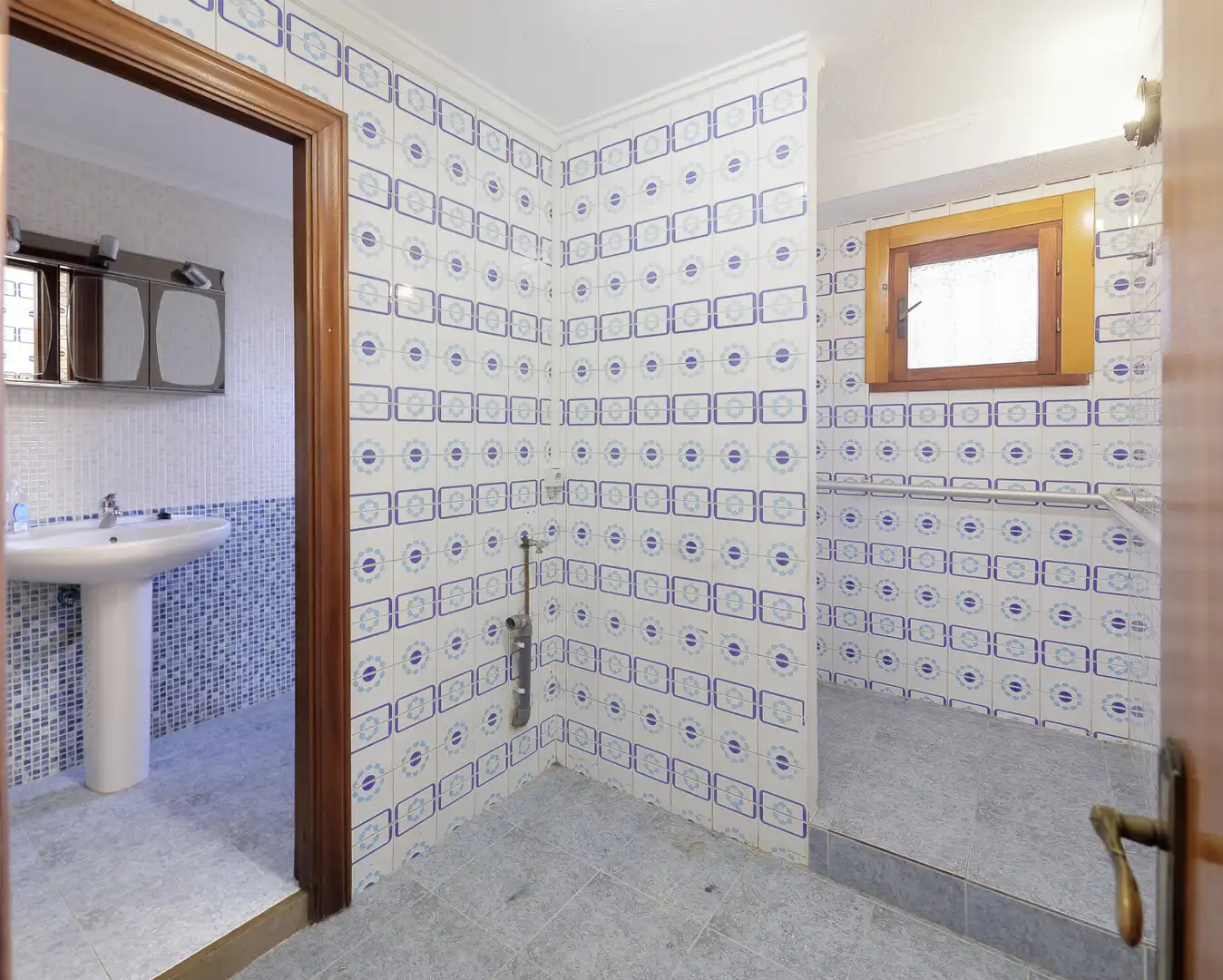 Bany de Casa o xalet en venda en Gijón  amb Calefacció, Parquet i Terrassa