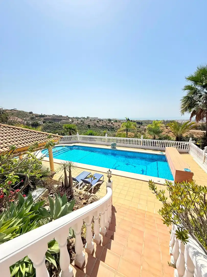 Villa con giardino in vendita a algarrobo LAS ARENAS, imagen 4