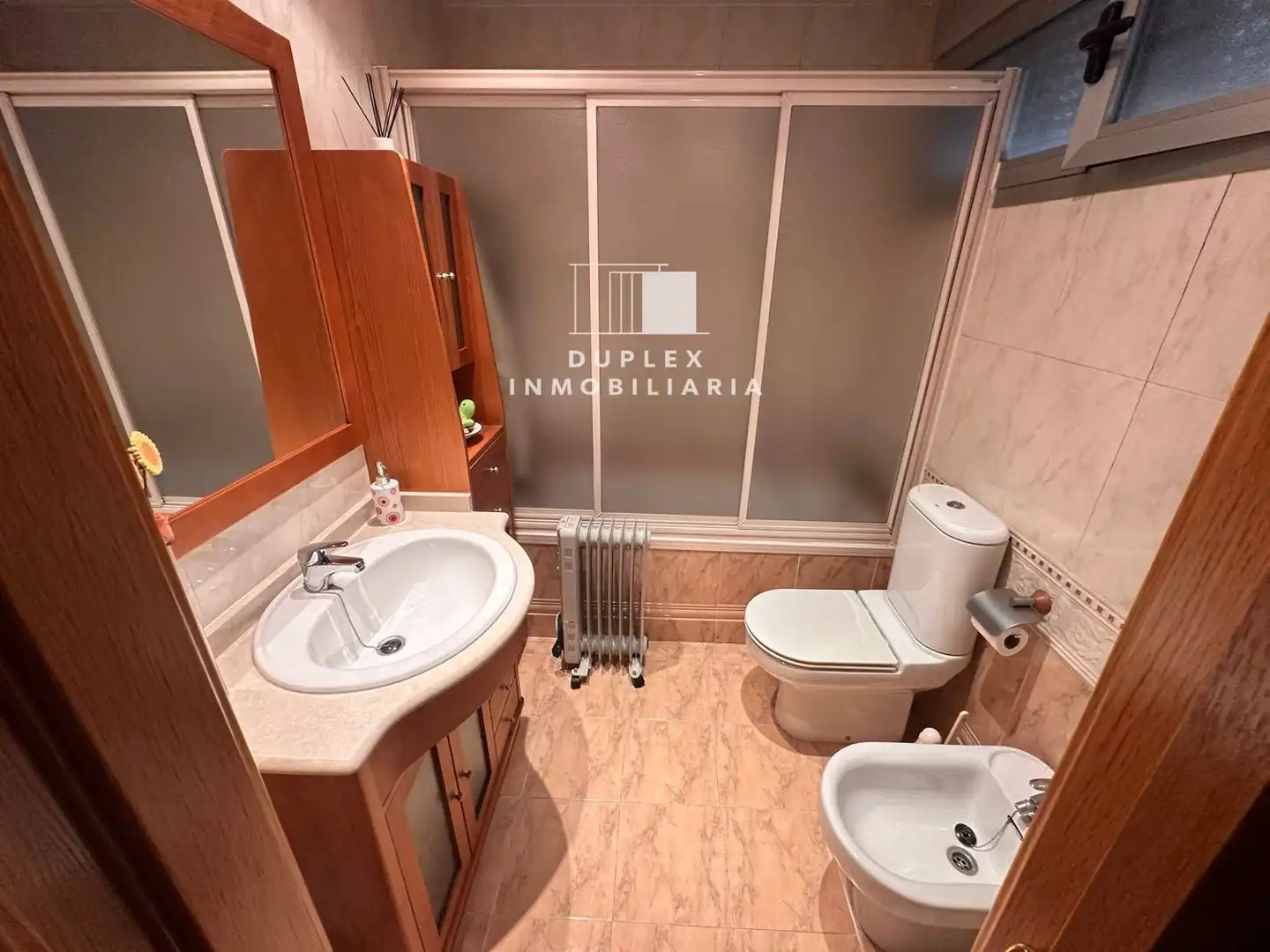Baño de Casa adosada en venta en Cuenca con Calefacción, Terraza y Amueblado