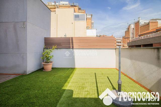 Piso en Venta en Carrer de Santa Carolina en El Baix Guinardó