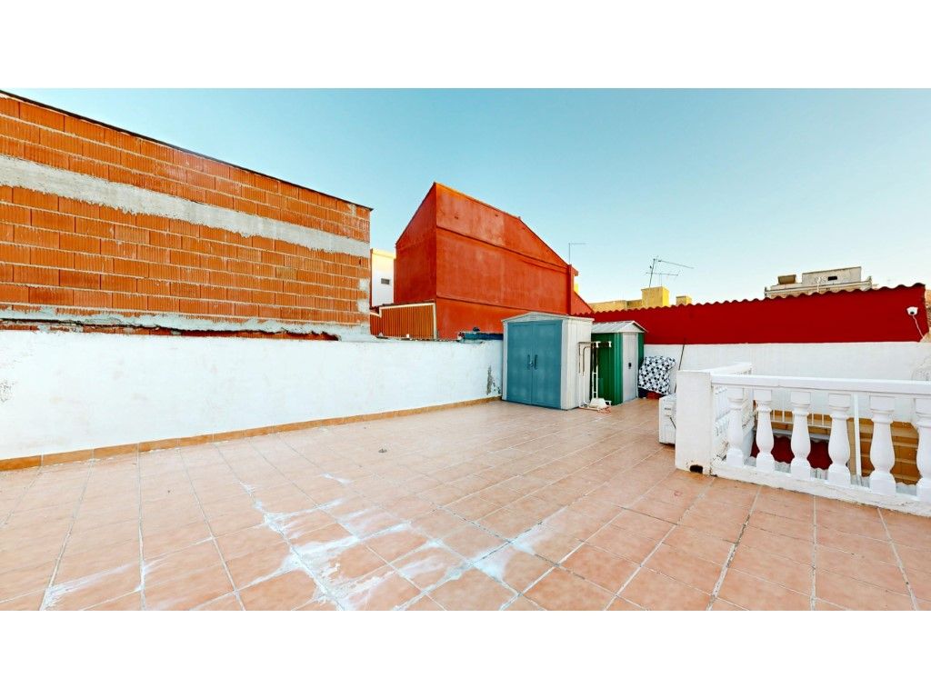 Vista exterior de Casa o xalet en venda en Torrent amb Terrassa