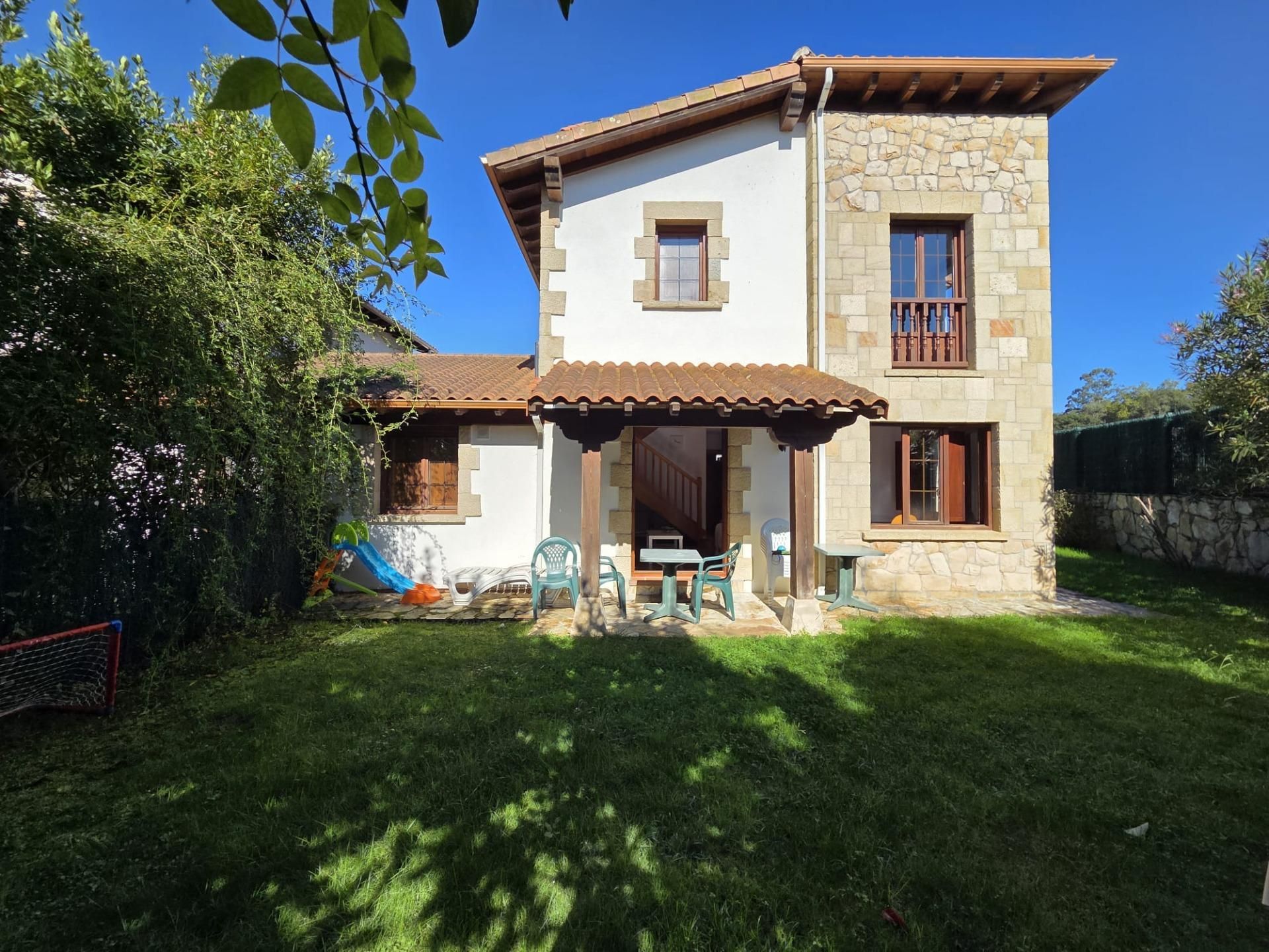 Casa adosada en venta en  CUBAS