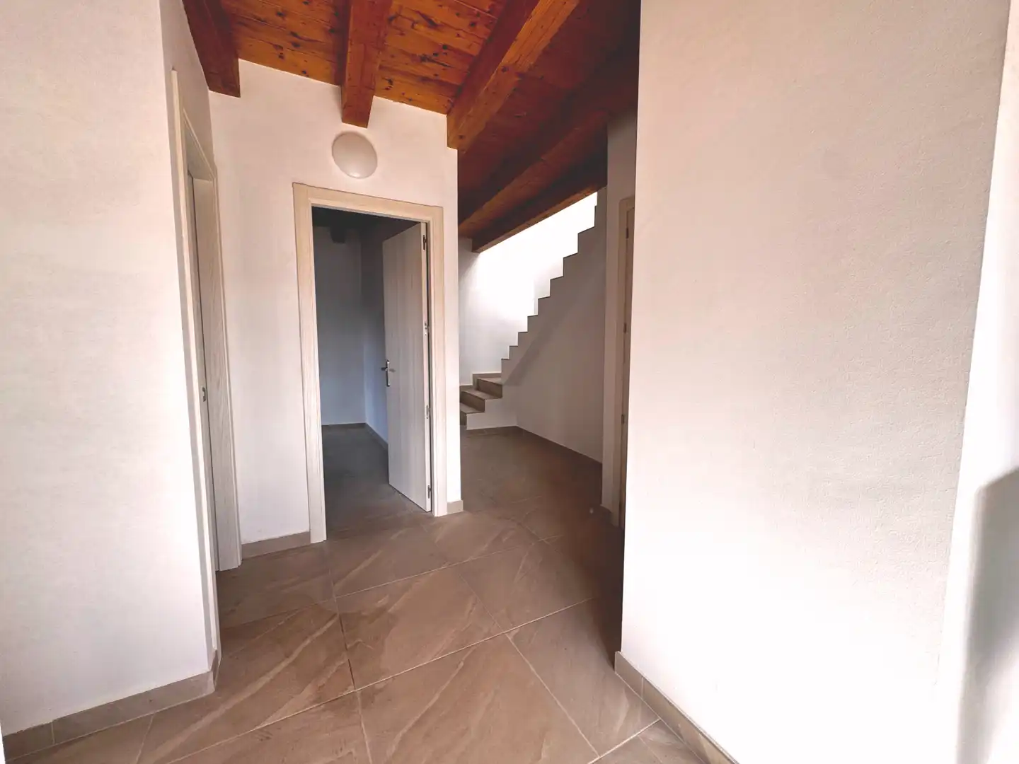 Casa adosada en venta en Calle de los Serranos de Aparicio, 11, Cretas