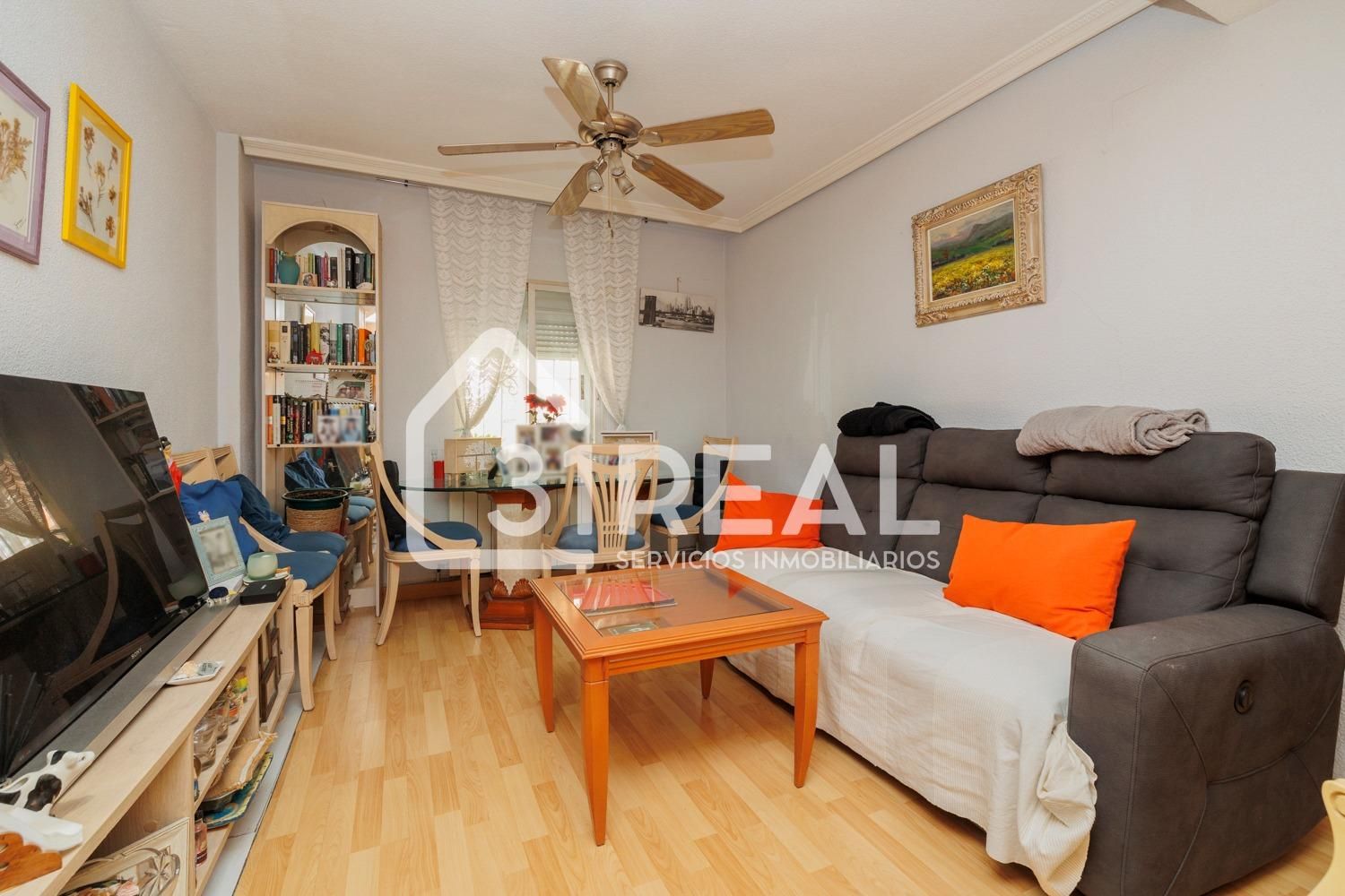 Sala d'estar de Pis en venda en  Madrid Capital amb Calefacció