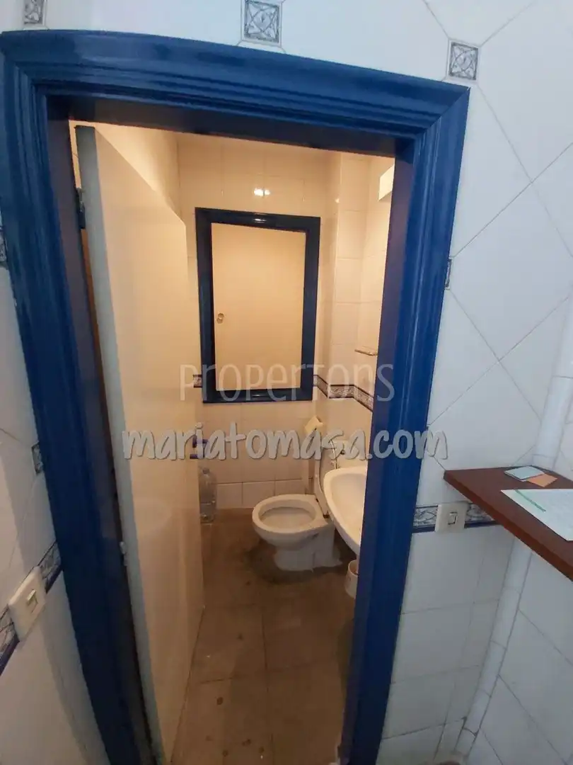 Bathroom of Commercial properties for rent in Getxo 