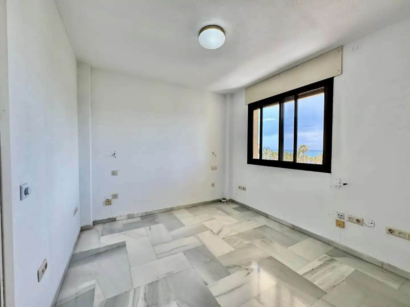 Flat for sale in Torremolinos  with Air Conditioner, Private garden and Terrace