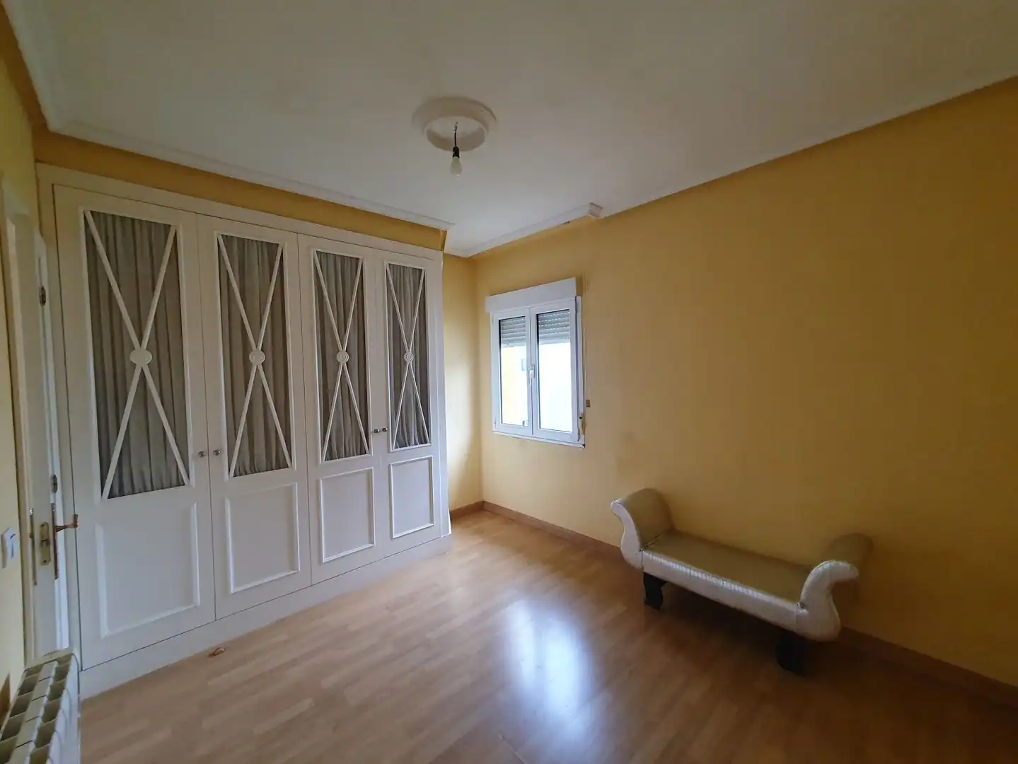 Schlafzimmer von Wohnung zur Miete in Grado mit Heizung