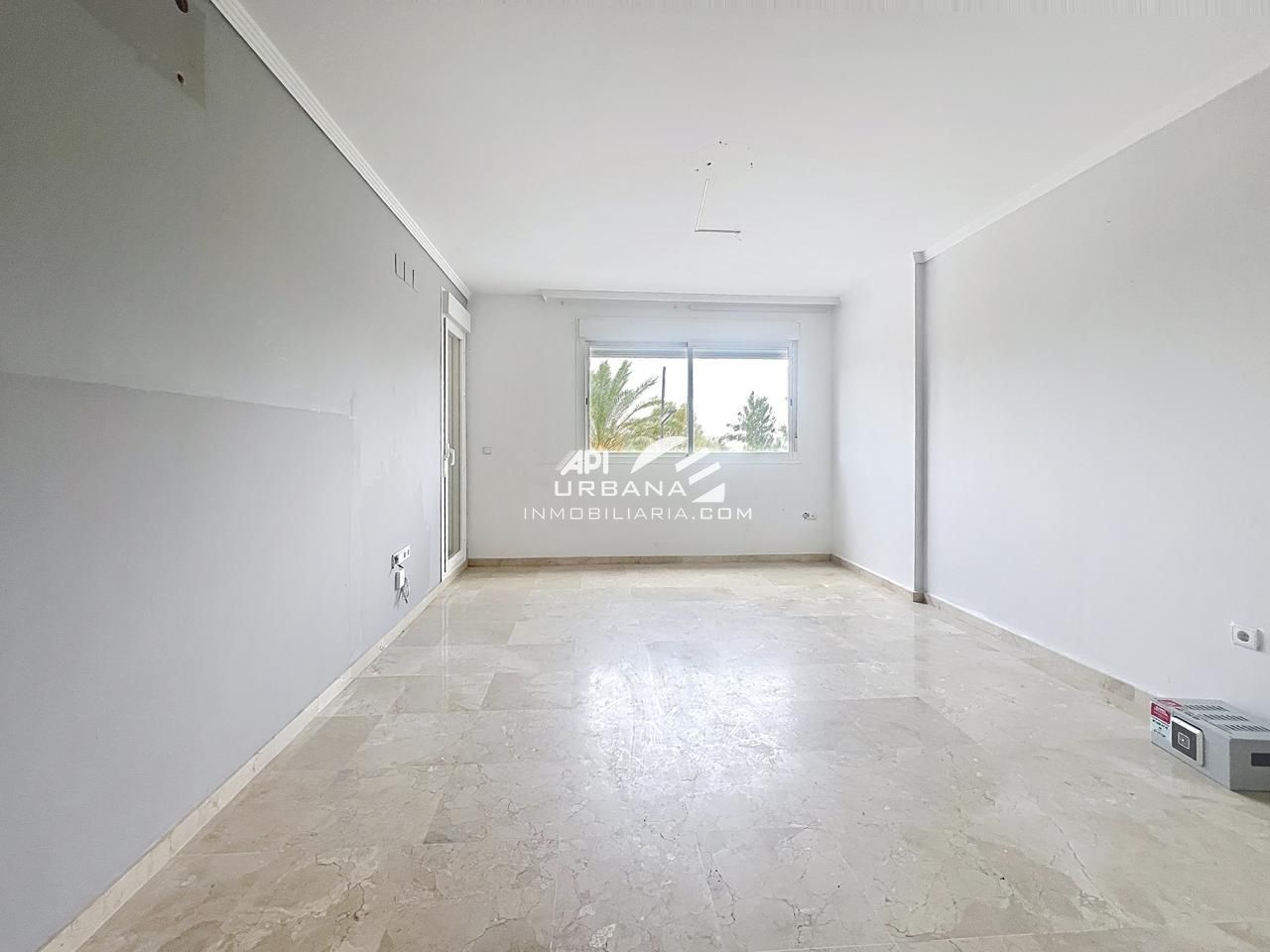 Sala d'estar de Pis en venda en Lucena amb Traster